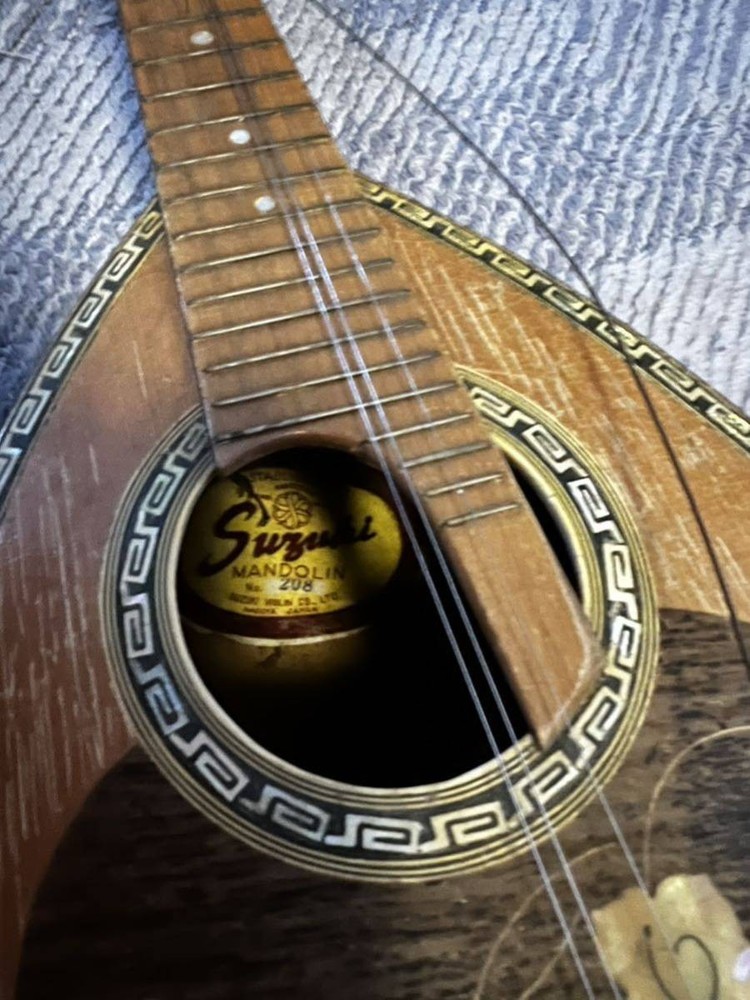 SUZUKI Mandolin