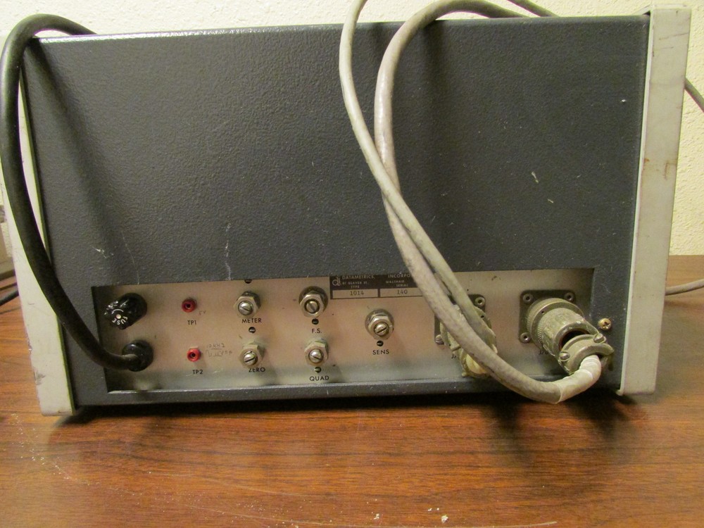 Barocel Electronic Manometer Type 1014 Tested For Power Up No Probe
