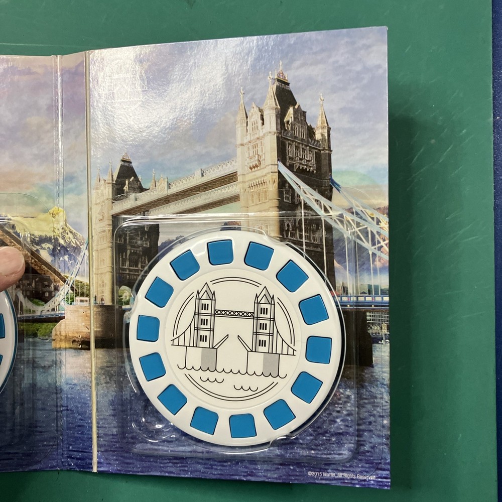 View Master Virtual Reality Experience Destinations (3) & Batman Sets. VERY GOOD