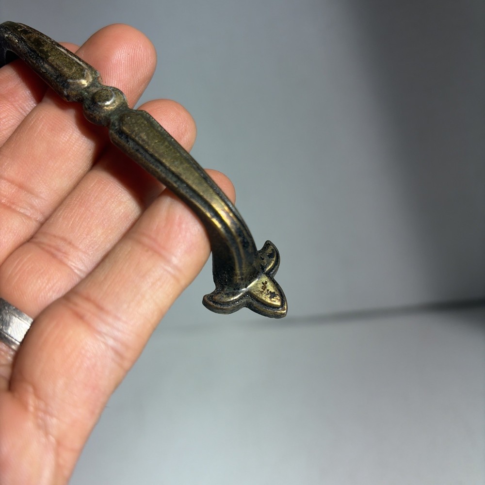 Antique Vintage Victorian Single Brass Drawer Pull Handle