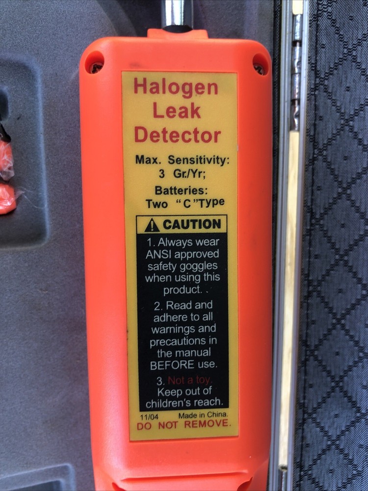 Cen-Tech Electronic Freon & Halogen Leak Detector 92514 BB3