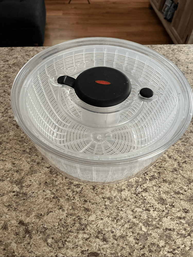 Oxo salad spinner