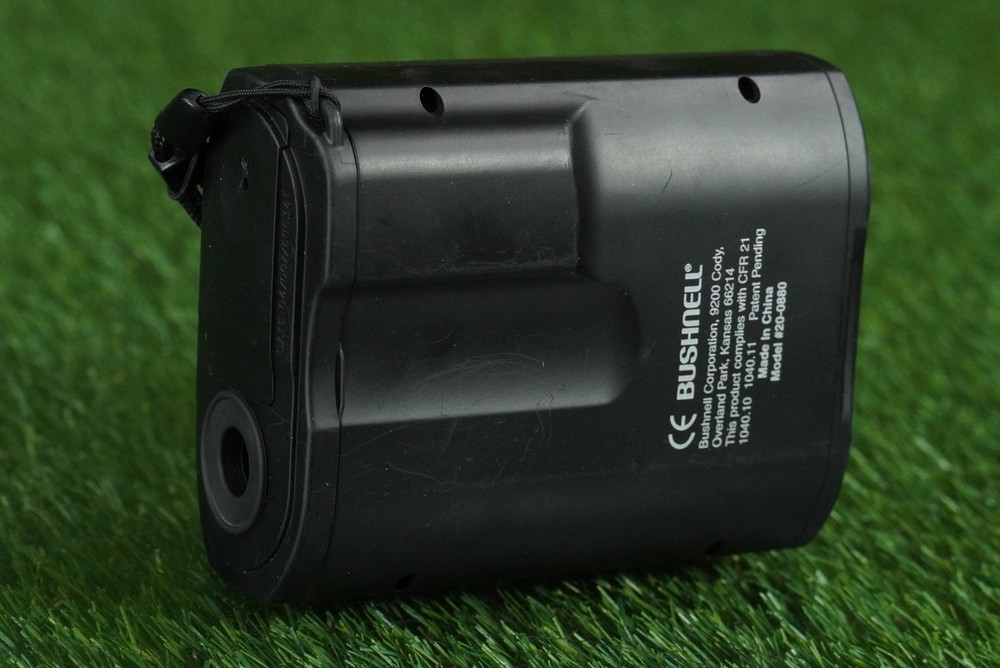 BUSHNELL YARDAGE PRO COMPACT 800 RANGEFINDER GOLF RANGE FINDER WITH HARD CASE