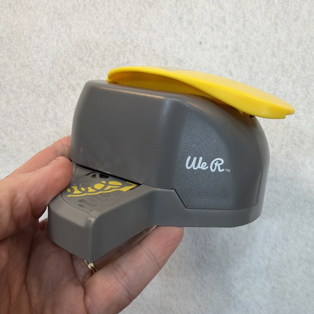 We R Memory Keepers Edge Border Paper Punch LOOP NEW