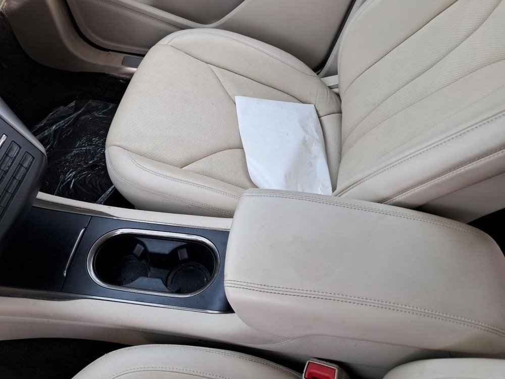 MKC 2016 Glove Box 4815802