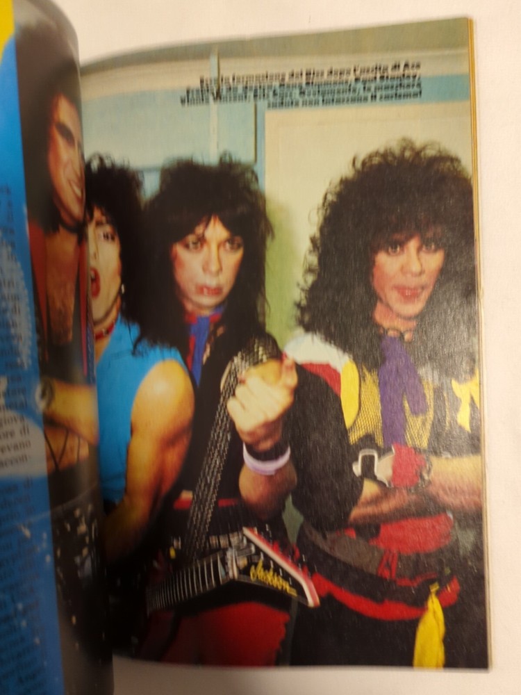 Kiss - by Paolo Piccini - 1987 - Italian Import - Complete with card!