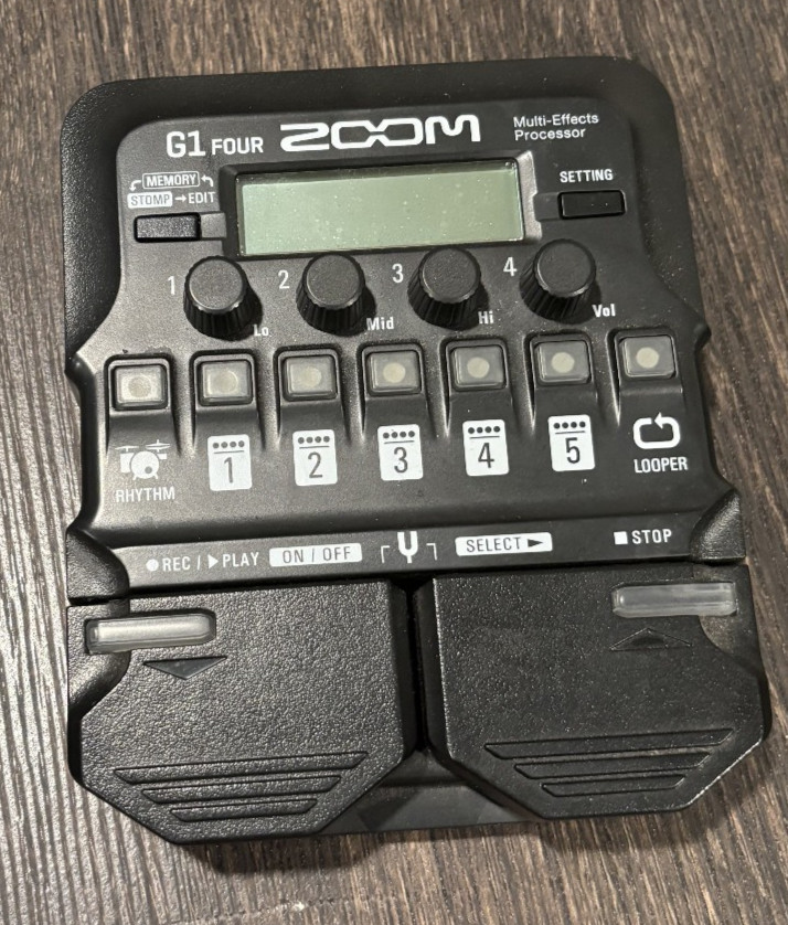 Zoom G1 FOUR Multi-effects Processor