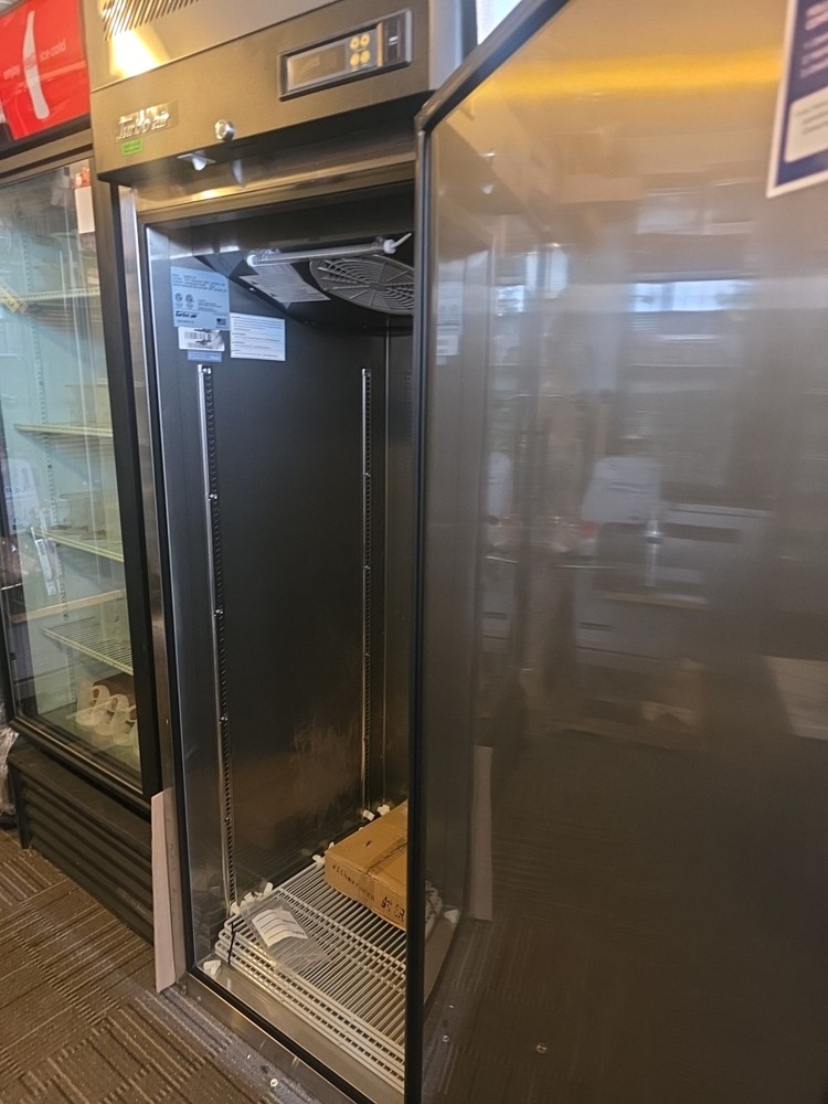 1 SOLID DOOR Refrigerator