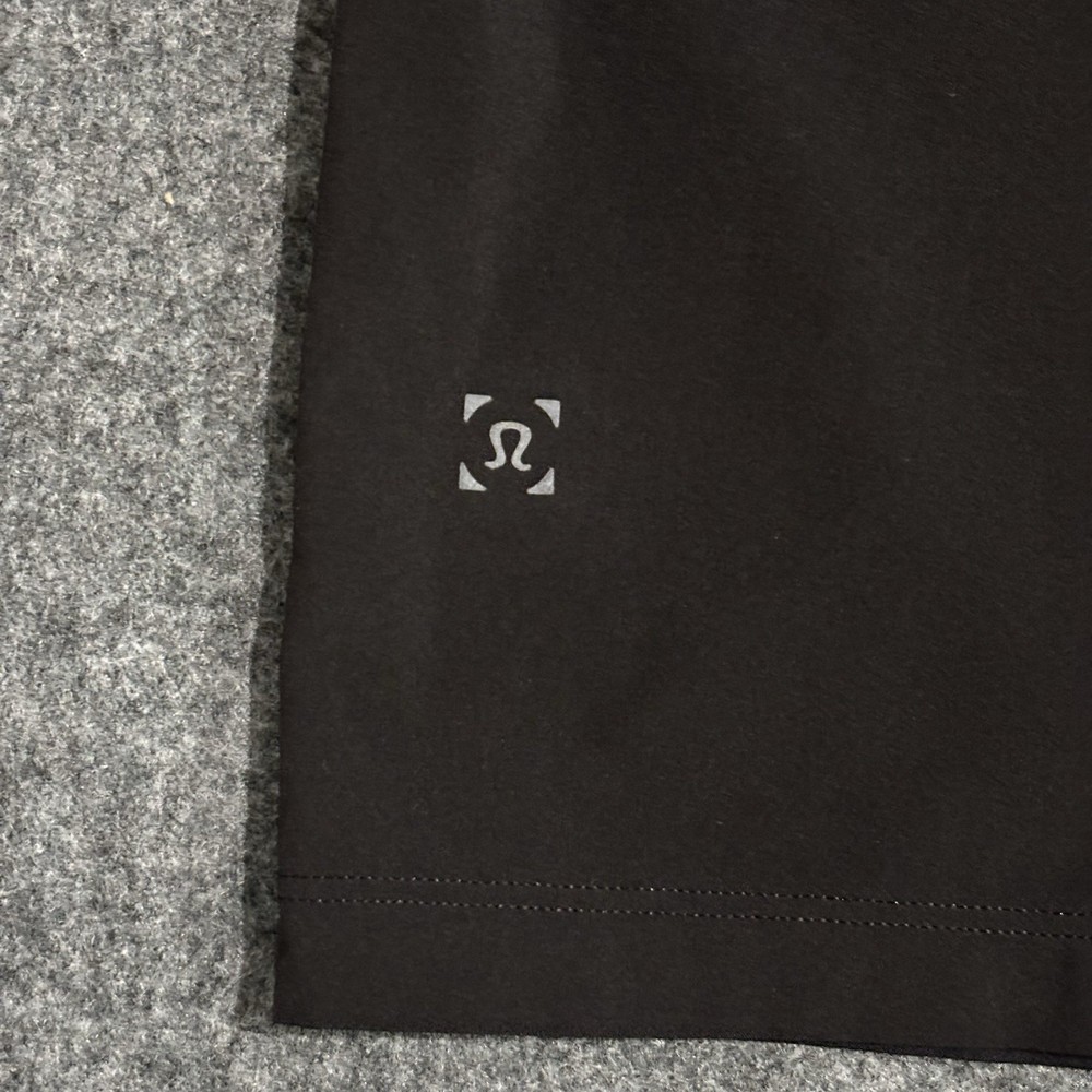 Lululemon T.H.E. Short Size Medium Linerless LM7AJBS Black