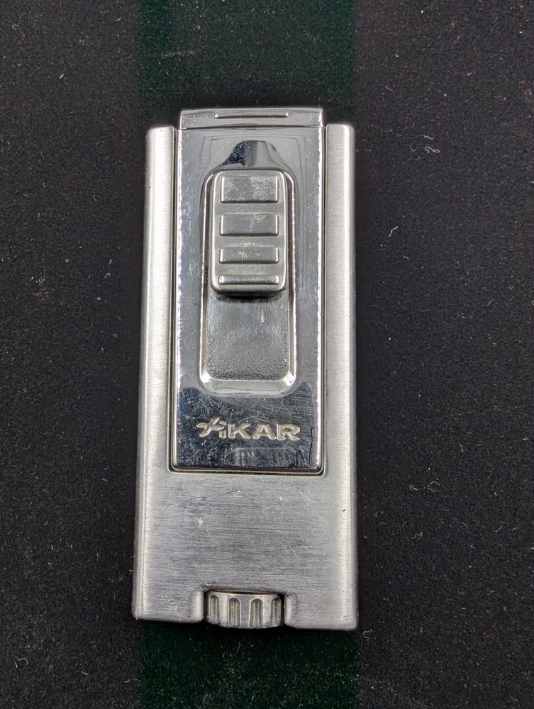 Xikar Trezo Lighter, Inline Triple Jet Flame, Gunmetal