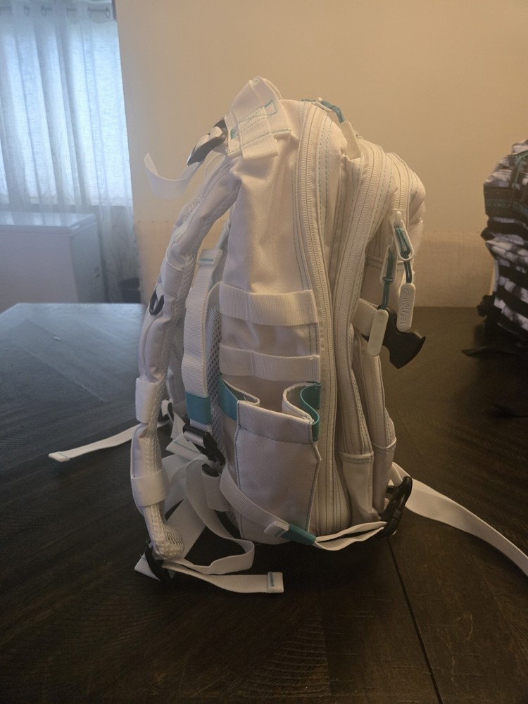 Wolfpak 35L white and blue bag