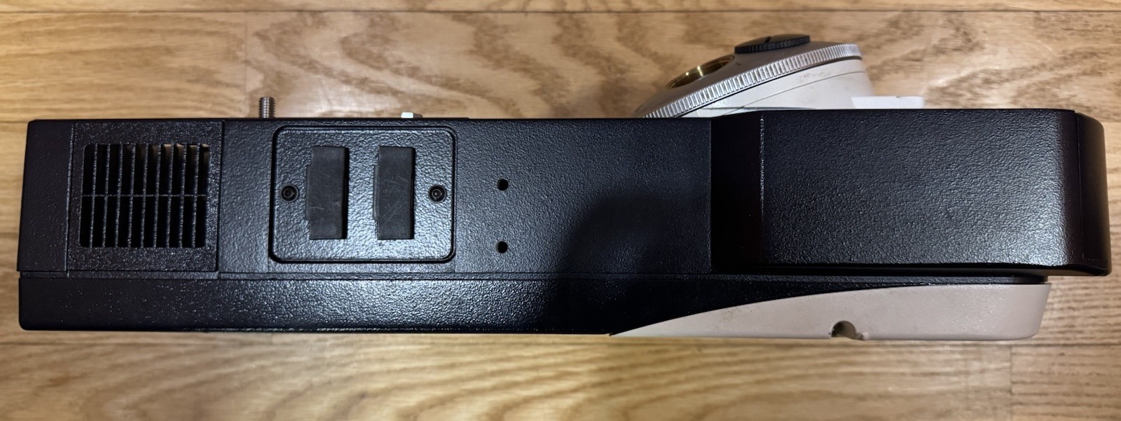 Leica 5000B with four Fluorescence Filter Cubes