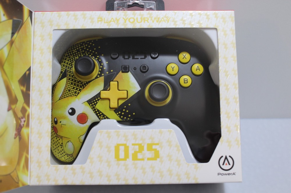 Nintendo Switch; Enhanced Wireless Controller - Pokemon