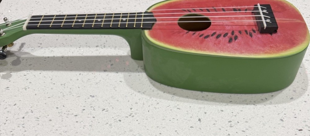 Amahi ukulele Watermelon Soprano Beginner Easy Transport