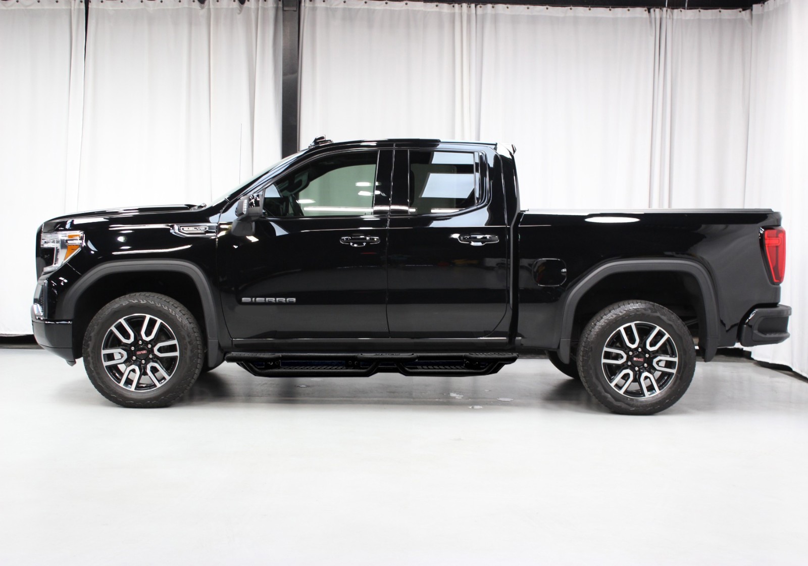 Vijay Fit 2019-2025 GMC Sierra 1500 Extended Cab Running Boards & Step Bars