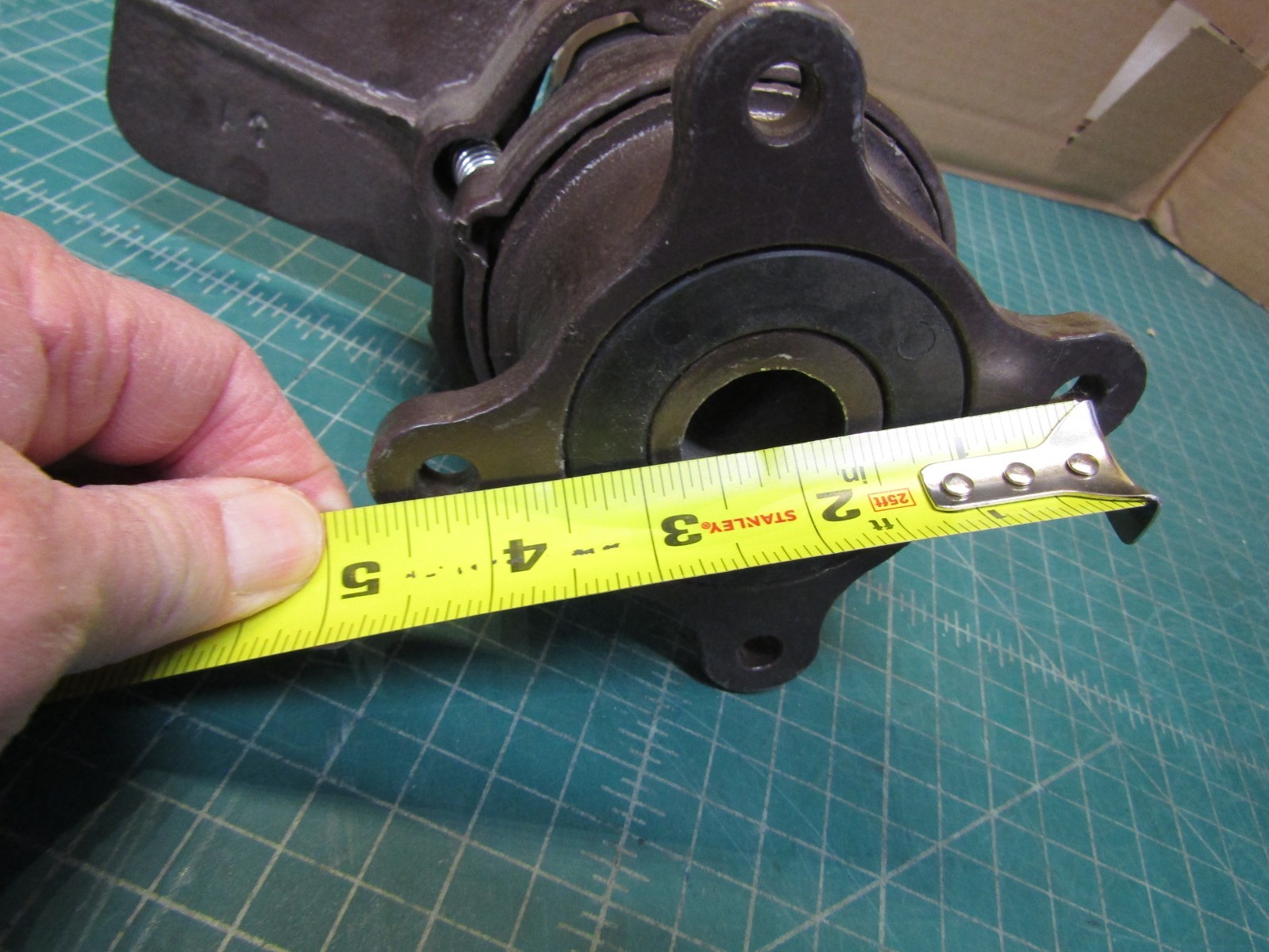 1 – Umbrella Rotating Hub Brown 360°. NEW – Out of the original Box