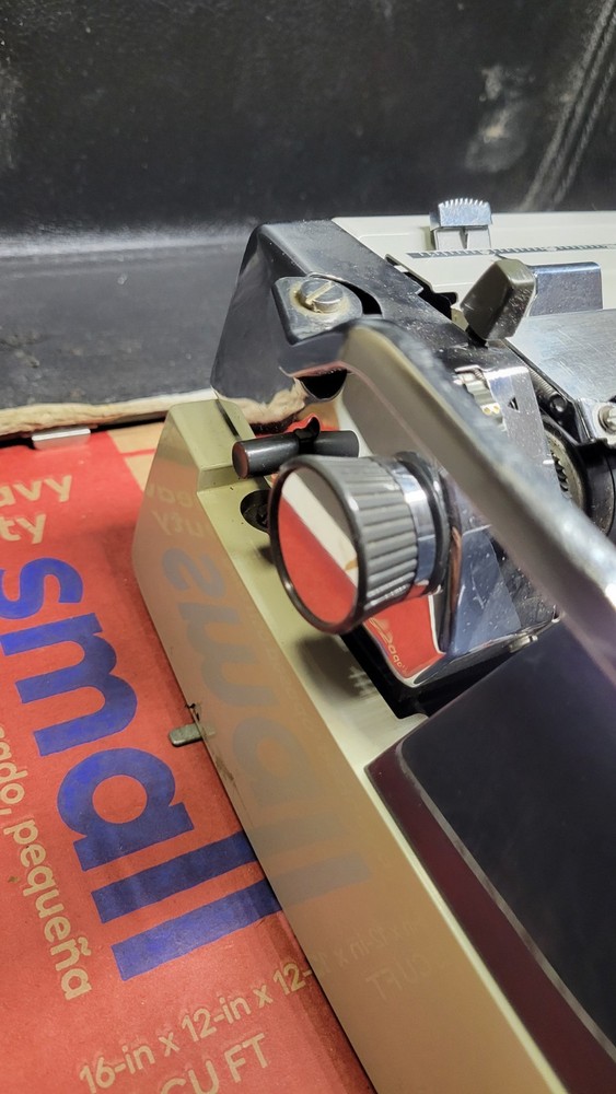 ADLER J5 TYPEWRITER NOTE WITH CASE