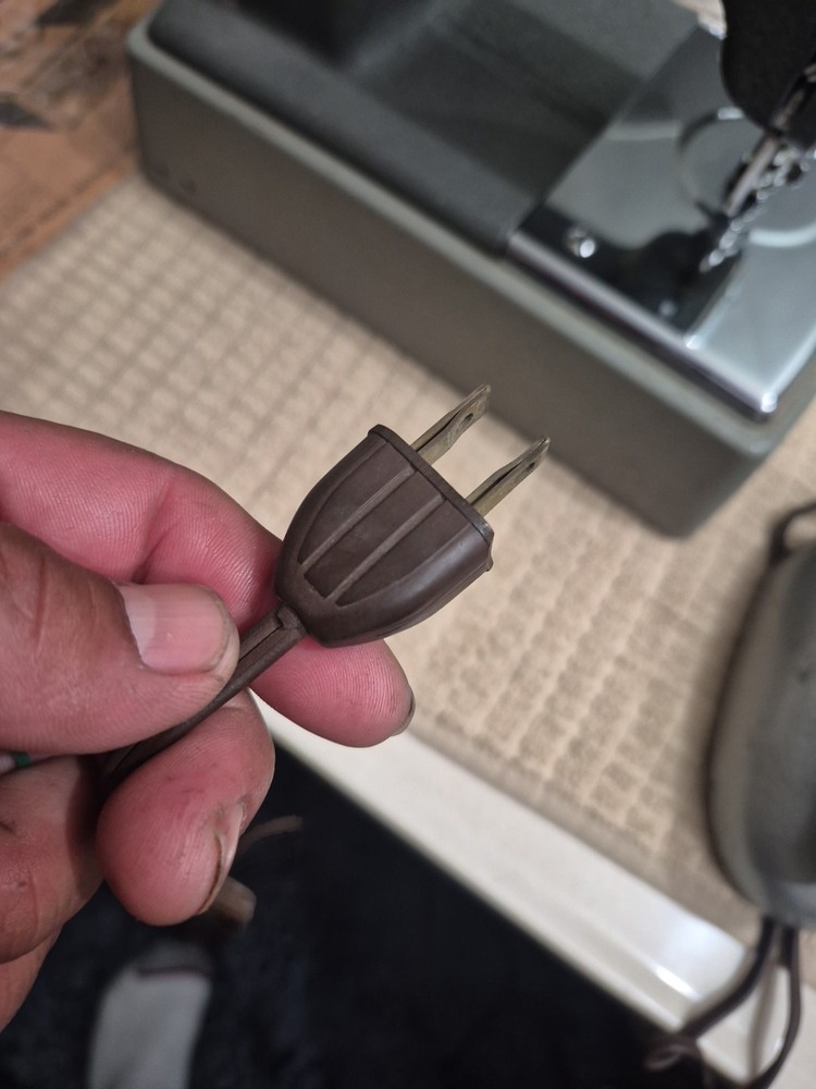 Vintage Sew Easy Model 43 Single thread sewing machine