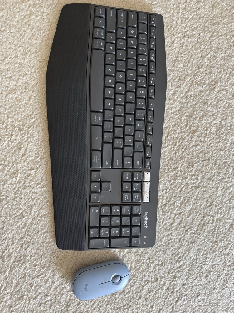 Logitech K850 Wireless/unify Bluetooth Keyboard With M350 Pebble Bluetooth Mouse