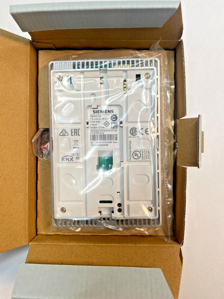 Siemens QMX3.P34 White Room Operator Unit w/ Temperature Sensor