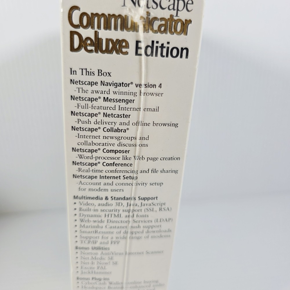 New Netscape Communicator Deluxe - Inet Acc Version 4 Windows PC CD Big Box