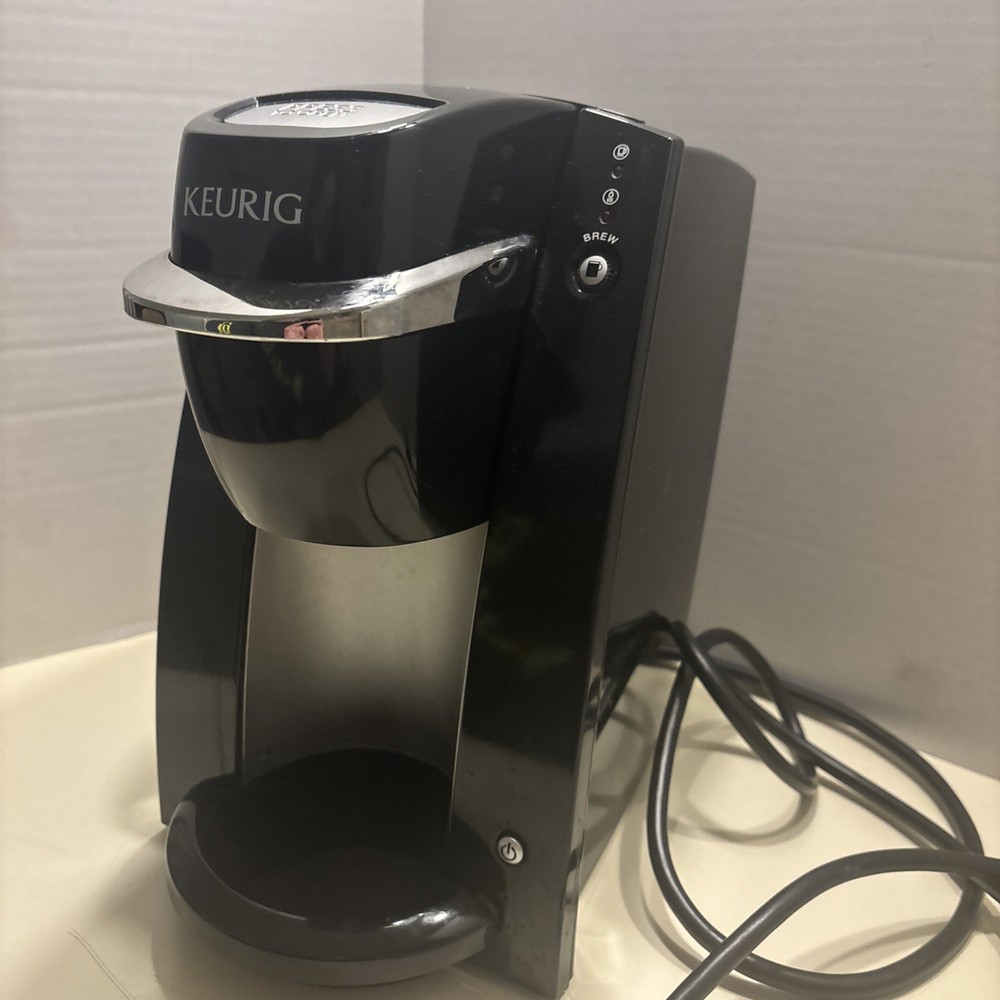 Keurig Single Serve Coffee Maker Brewing Appliance Model #B30.Missing Drip Pan