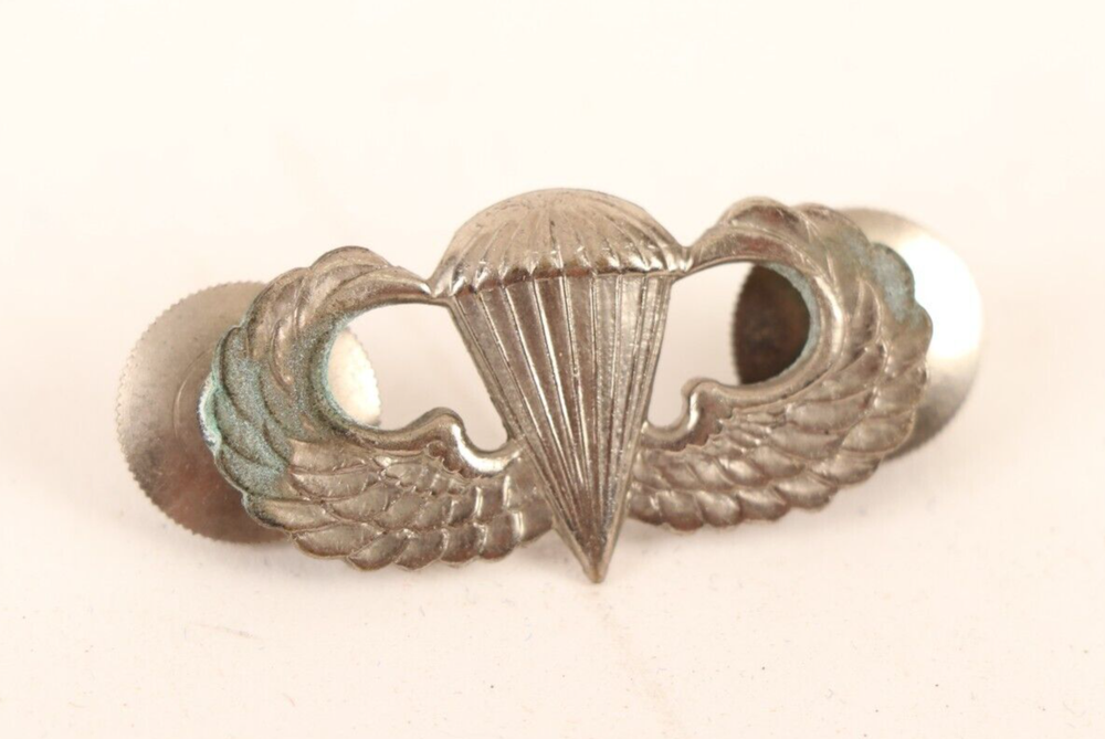 WWII/ Korea Screw Back Jump Wings