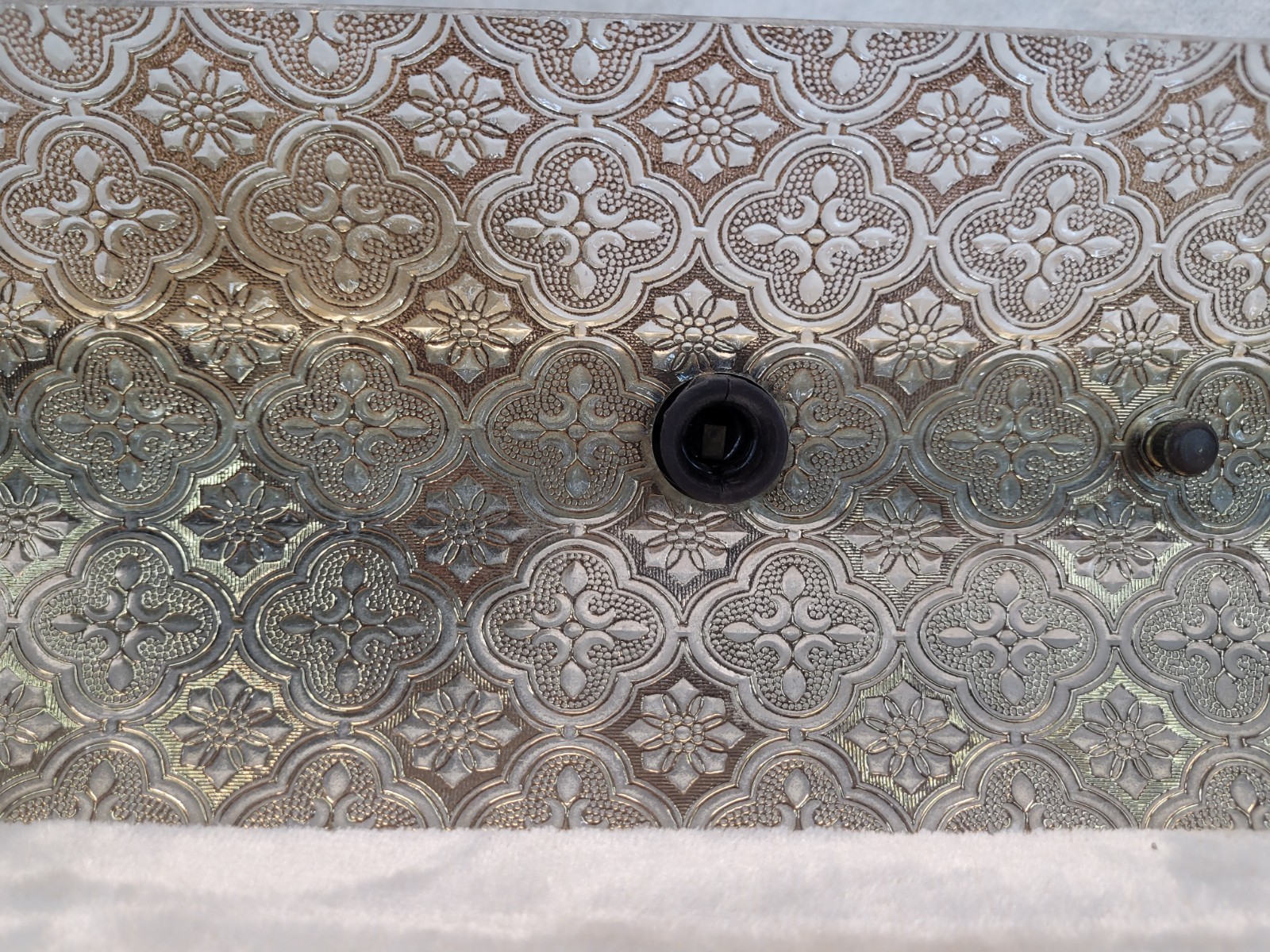 Vtg Bathroom Vanity U Bar 4-Light Fixture Glass Gold Overlay Quatrefoil Curved