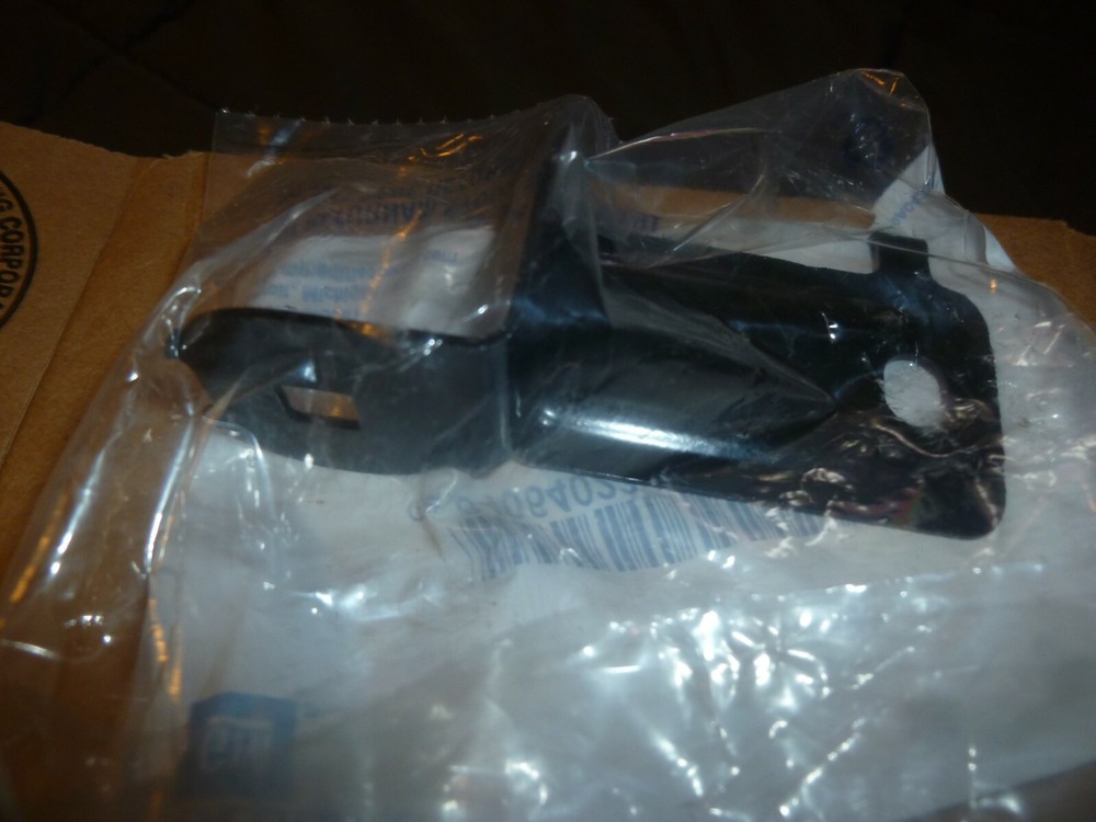 New GM pn 84064023 bracket