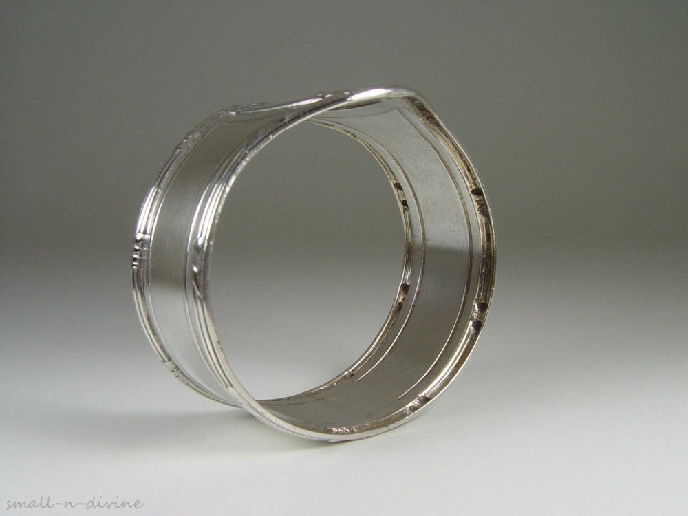 BEAUTIFUL ANTIQUE SOLID SILVER KOCH & BERGFELD NAPKIN RING