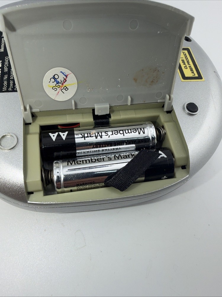 Memorex MPD8400 portable CD/MP3 player