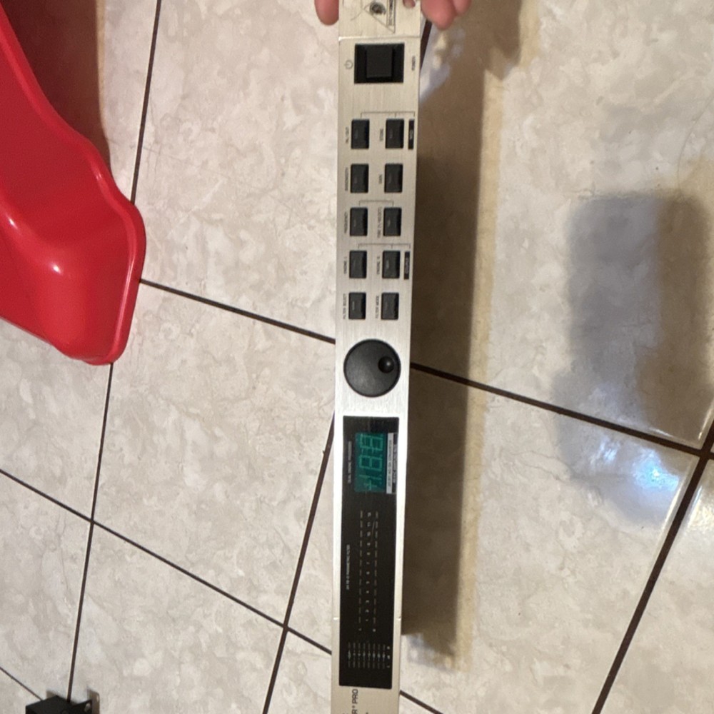 Behringer Feedback Destroyer Pro DSP1100P Rackmount Feedback Suppression