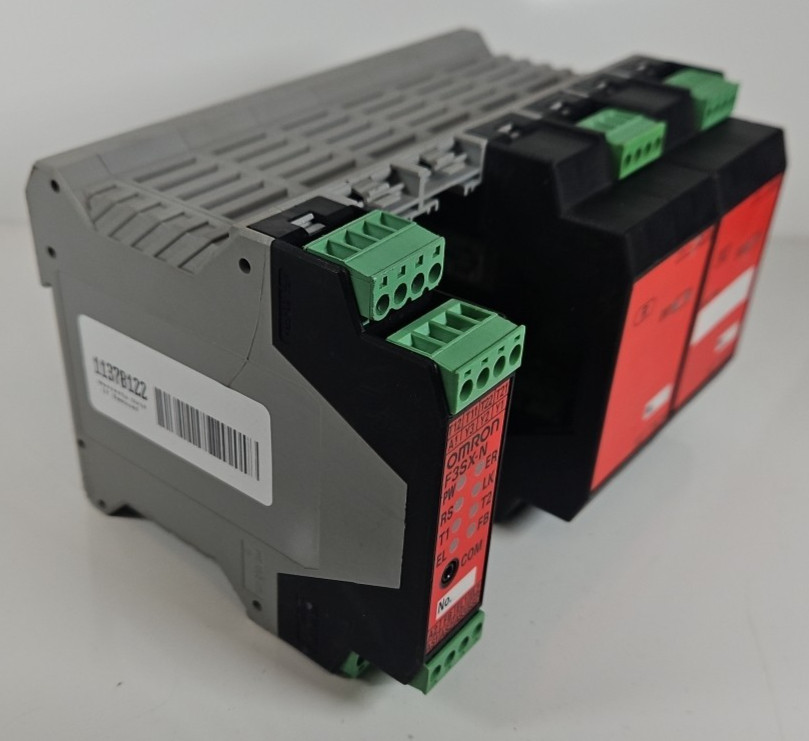 New OMRON F3SX-N-D1D1RR2 Safety Controller Terminal Control Connector Module