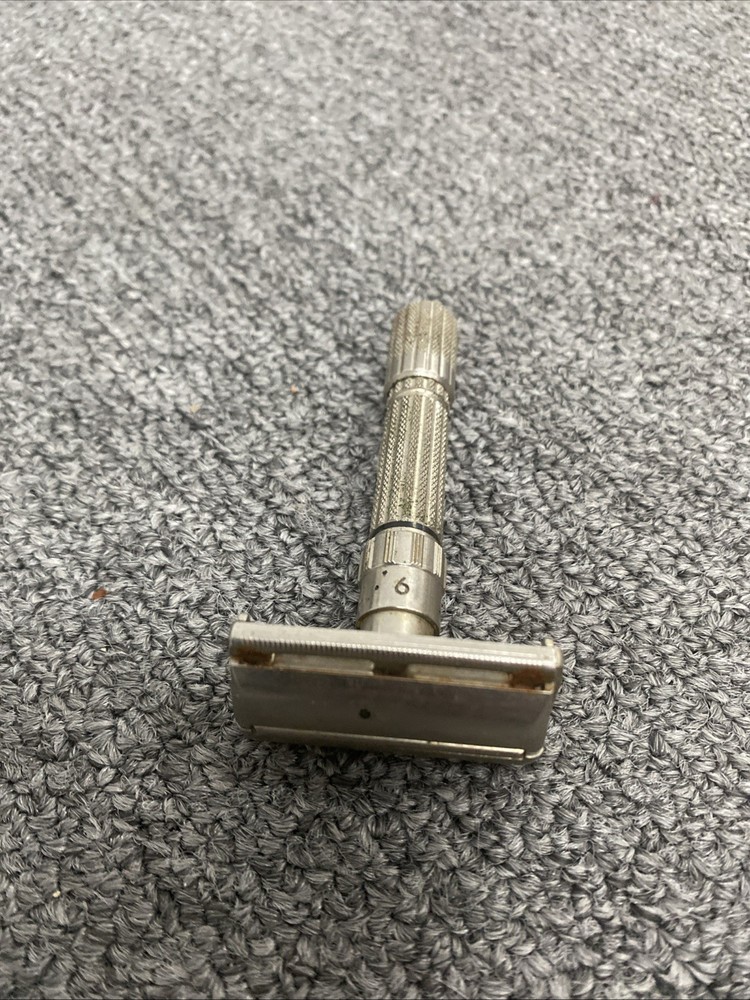 Vintage Gillette Fatboy Adjustable Safety Razor D4 Nice Doors Open