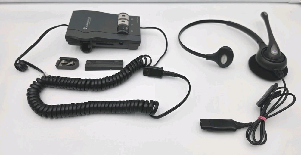 Plantronics Vista M22 Universal Audio Processor amplifier with matching headset