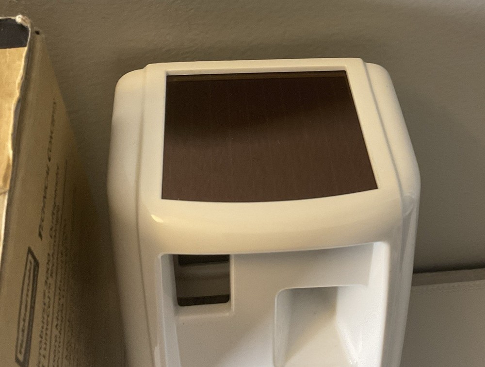 Technical Concepts Rubbermaid Microbursts 3000 Dispenser New Open