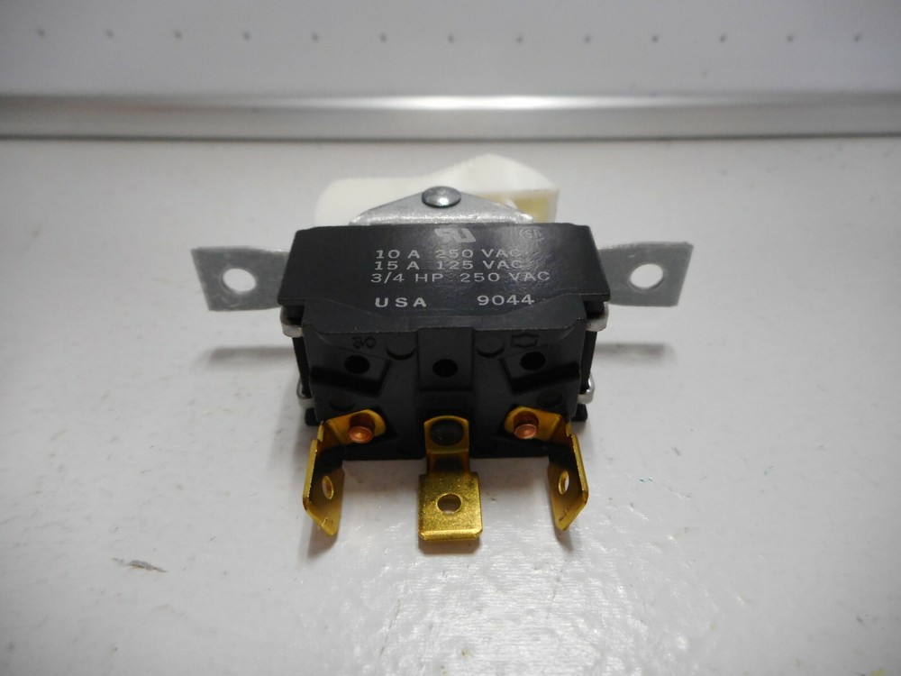 NOS 8911K494 TOGGLE SWITCH