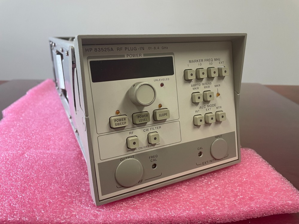 Hewlett Packarad 83525A RF Plug-In Options 002004 - Oscillator