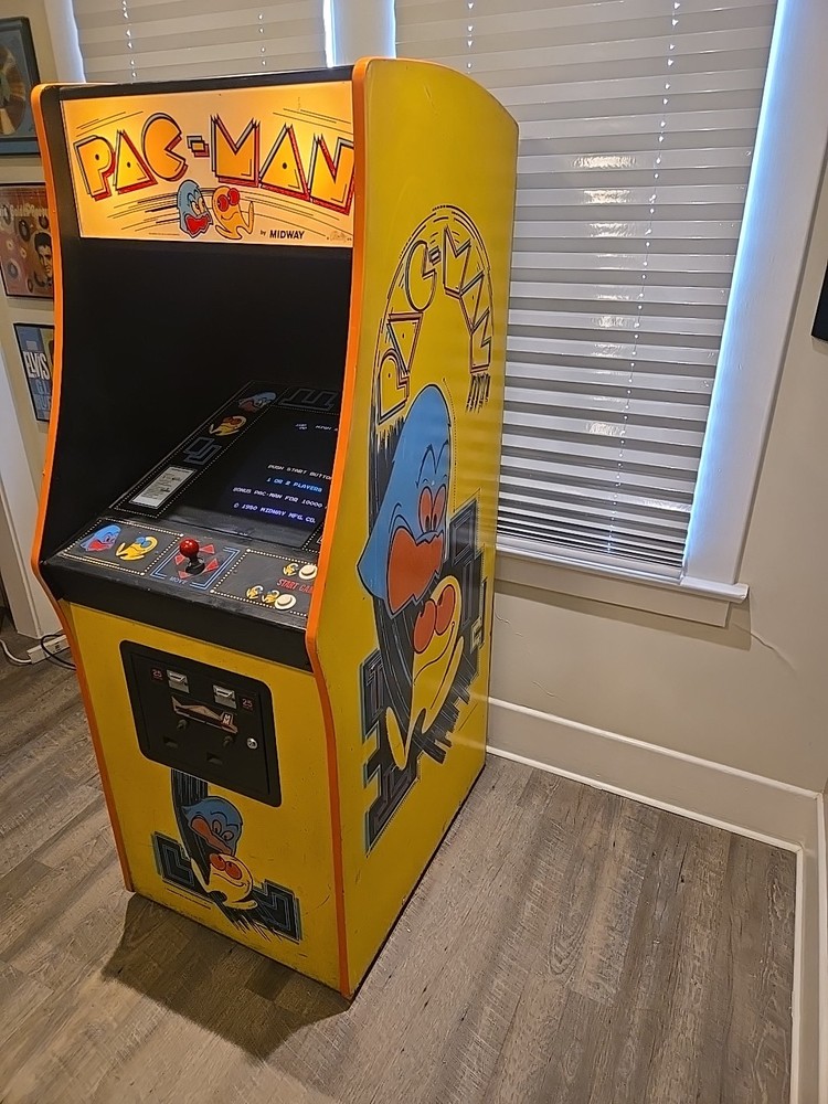 Mr PAC-MAN ARCADE MACHINE Full Size