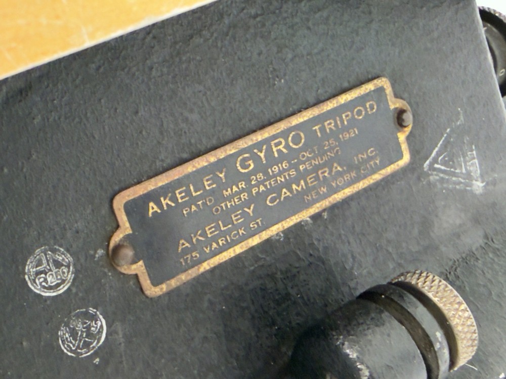 AKELEY Gyro Head and Tripod