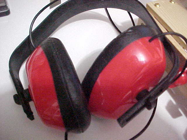 AM BDCST. DUAL COIL CRYSTAL RADIO RECEIVER W/HEADSET & TUNABLE TRAP FOR BCI