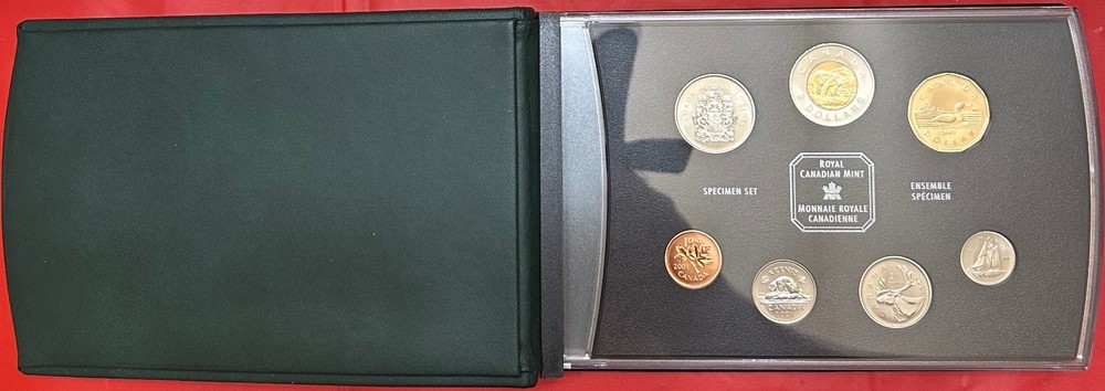 2001 Canada Specimen Set Plus COA & Box