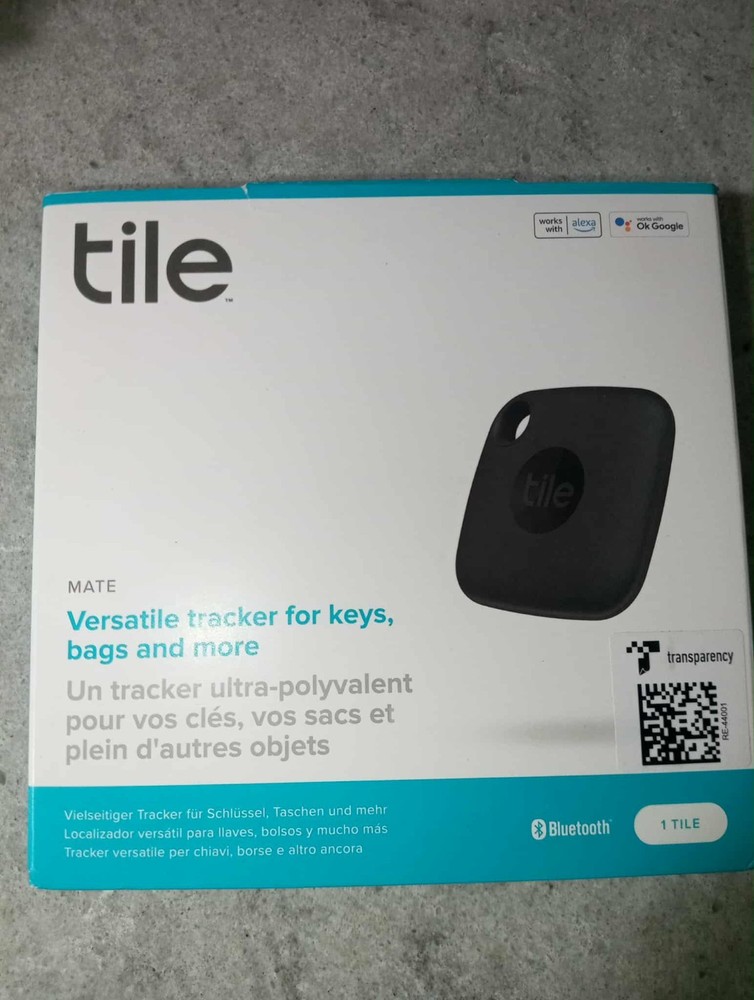 Tile Mate 2022 Universal Bluetooth Tracker for Keys Keychain Bags - Black NO BOX