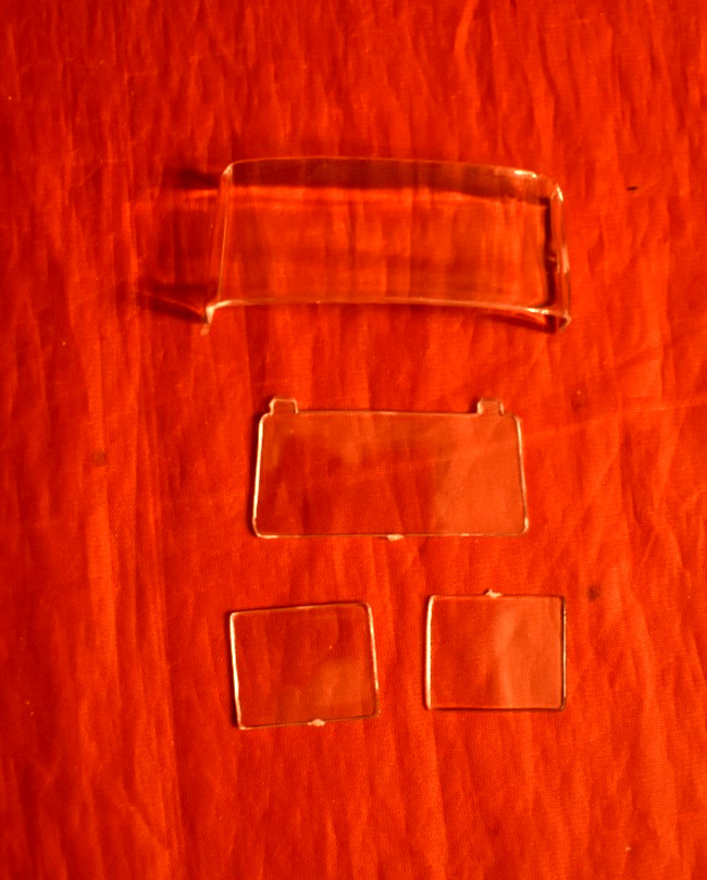 MPC Mack DM800 Cab Glass 1/25