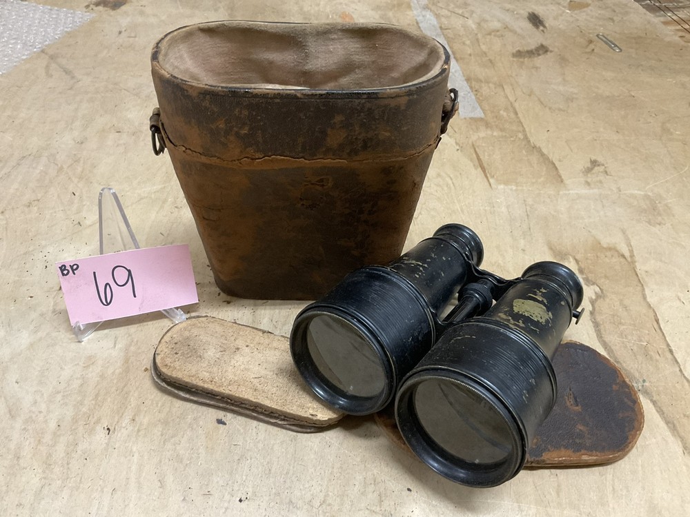 WWI US Binos in Case bp69