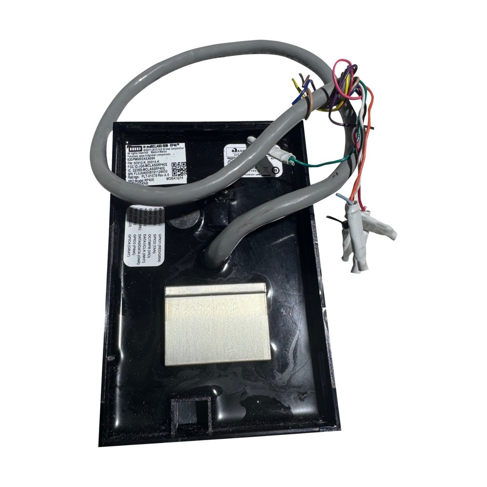 HID multiCLASS SE RP40EKNB Smart Card / Prox Wall Switch Reader – Black