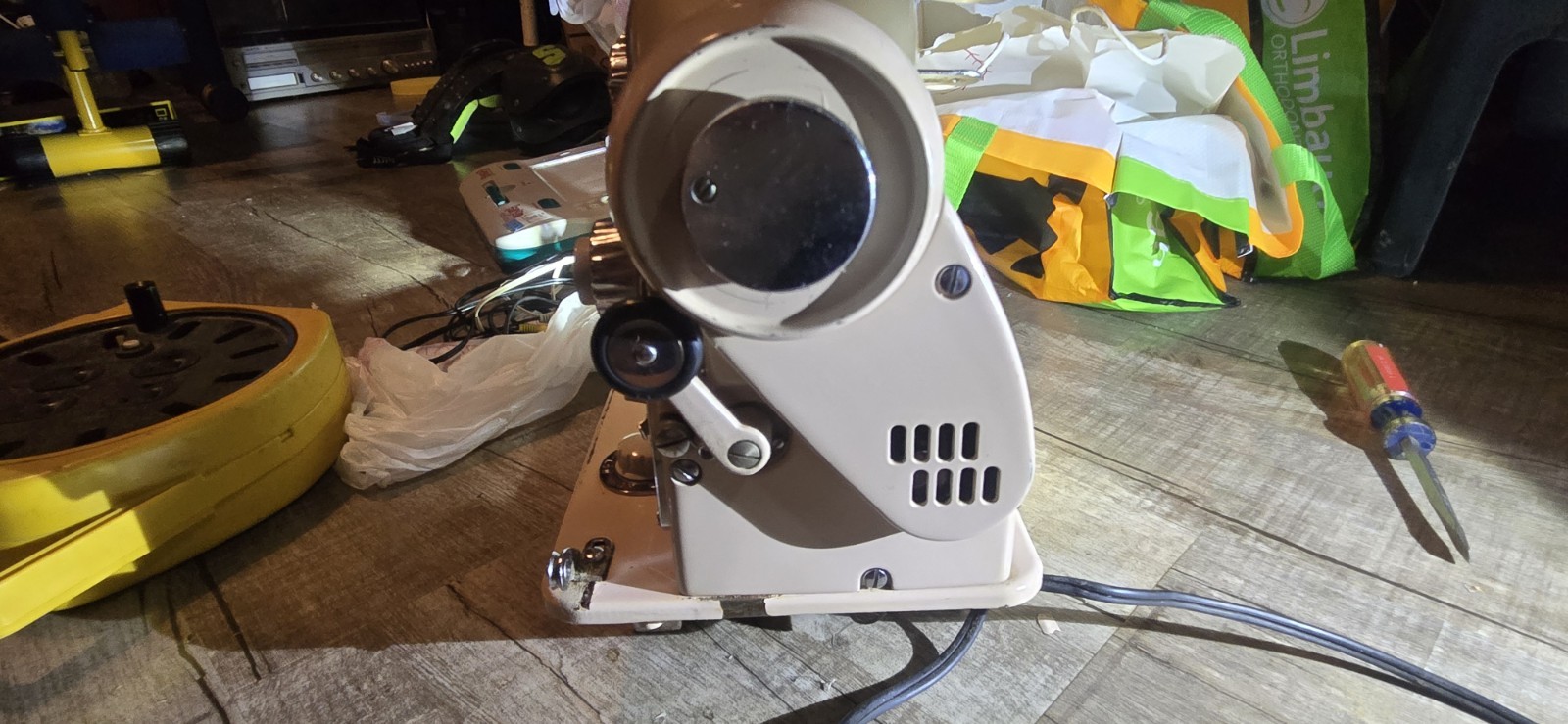 Vintage WHITE Sewing Machine Model 764 with Pedal EXCELLENT SHAPE