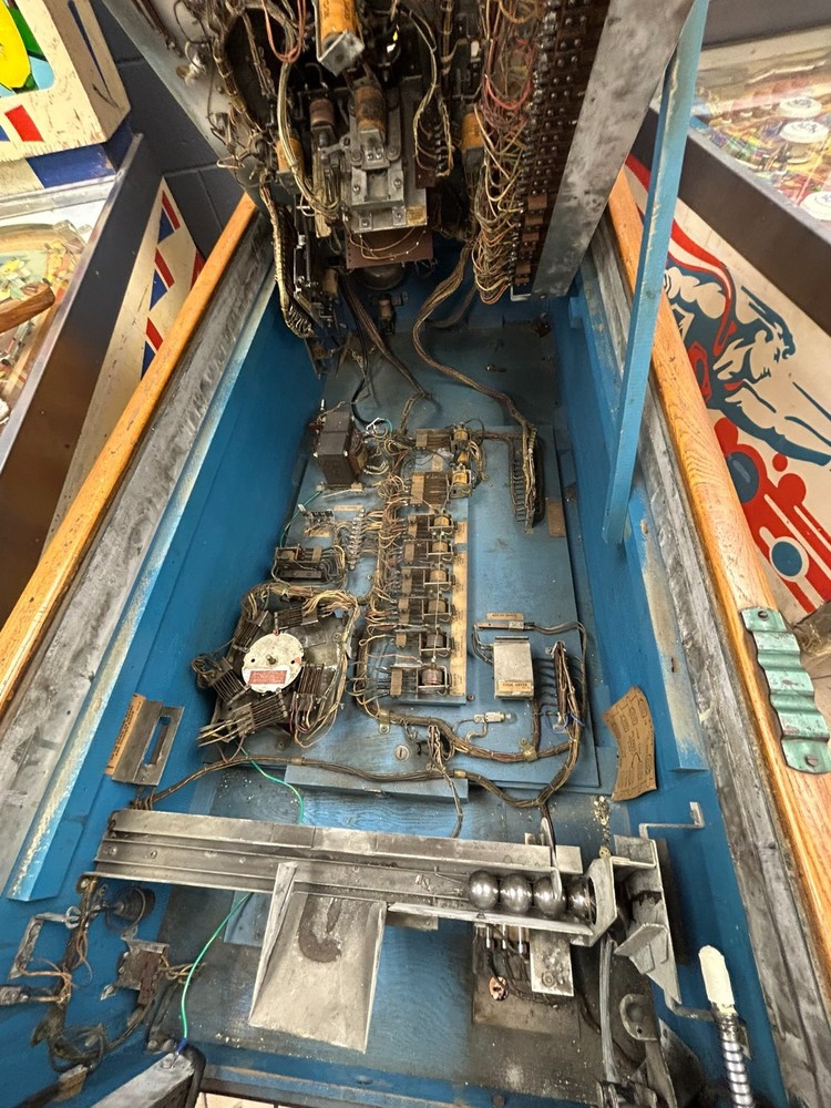 Gusher pinball by Williams partially working project