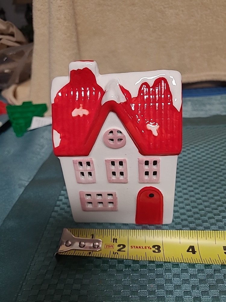 LIGHTED HOUSE DECORATION (BIN QQ)