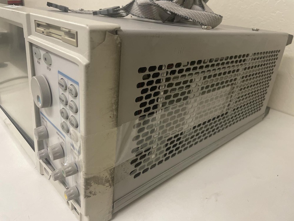 AGILENT 16702B LOGIC ANALYSIS SYSTEM